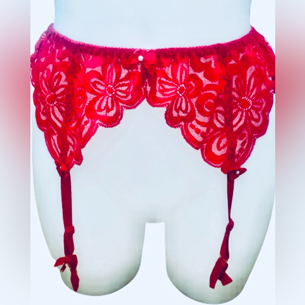 Sintrigue Red Lace Garter Belt O/S One Size NWOT